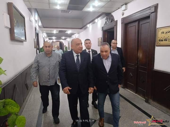وزير الكهرباء والطاقة المتجددة يواصل جولاته الميدانية ويتفقد شركة جنوب القاهرة لتوزيع الكهرباء 2 وزير الكهرباء والطاقة المتجددة يواصل جولاته الميدانية ويتفقد شركة جنوب القاهرة لتوزيع الكهرباء