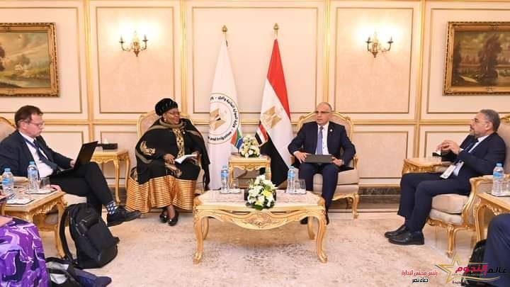 الدكتور سويلم يلتقى وزيرة المياه والصرف الصحي الجنوب أفريقية