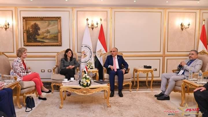 مصر وهولندا توقعان مذكرة تفاهم لتعزيز التعاون في مجال إدارة المياه والتكيف مع التغيرات المناخيه 2 مصر وهولندا توقعان مذكرة تفاهم لتعزيز التعاون في مجال إدارة المياه والتكيف مع التغيرات المناخيه