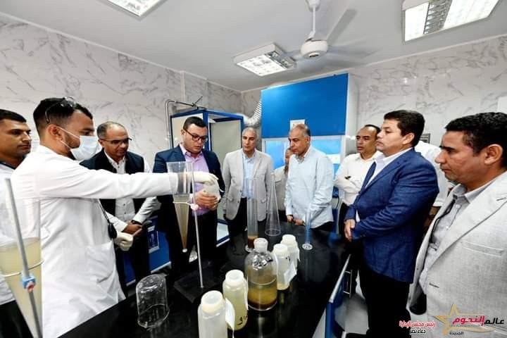 وزير الإسكان ومحافظ المنيا يتفقدان سير العمل بمحطتى تنقية مياه الشرب ومعالجة الصرف الصحى 