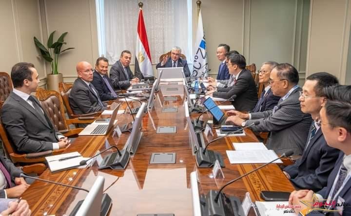 وليد جمال الدين يلتقي وفد اقتصادي رفيع المستوى من هونج كونج لبحث سبل التعاون في القطاعات المستهدفة