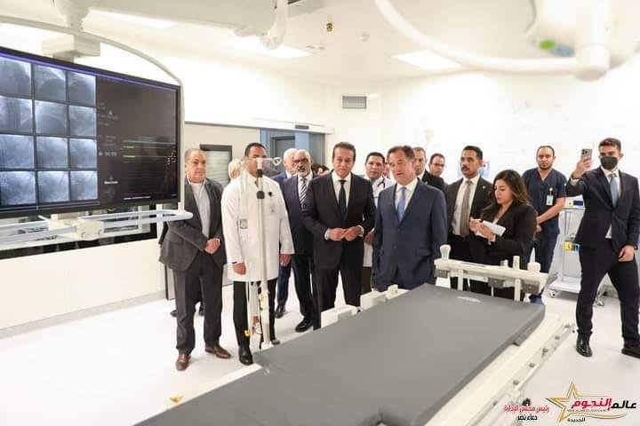 الدكتور خالد عبدالغفار ووزير صحة اليوناني يتفقدان مستشفى العاصمة الإدارية الجديدة
