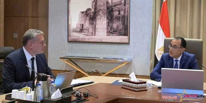 رئيس الوزراء يتابع مع وزيرالبترول عدداً من ملفات العمل