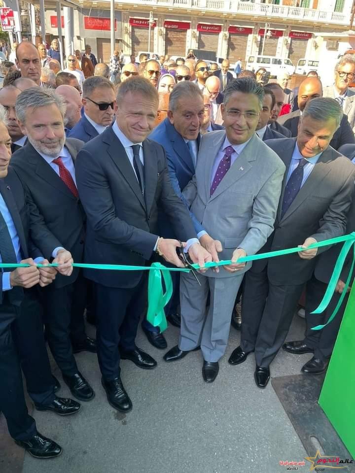 افتتح وزير التموين بالنيابة عن دولة رئيس مجلس الوزراء مشروع سوق اليوم الواحد للمزارعين والمنتجات الغذائية بمحافظة الإسكندرية