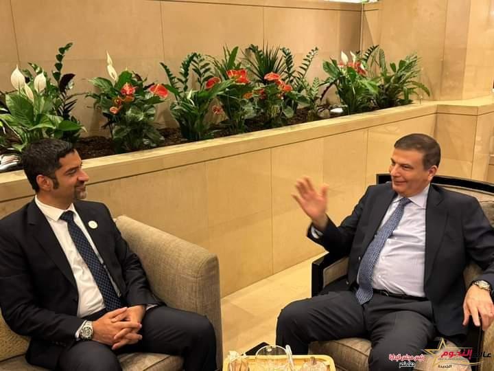 وزير الزراعة يلتقي ونظيريه بسوريا والبحرين.. ويبحث التعاون مع مدير "اكساد" ورئيس اتحاد الدواجن بعمان 1 وزير الزراعة يلتقي ونظيريه بسوريا والبحرين.. ويبحث التعاون مع مدير "اكساد" ورئيس اتحاد الدواجن بعمان