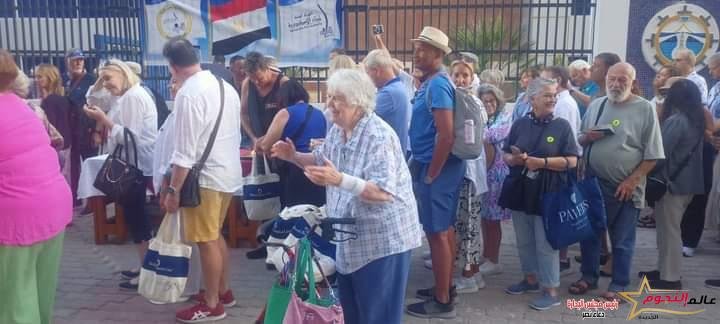 إستقبال حافل لرواد الباخرة السياحية "NIEUW STATENDAM بميناء الإسكندرية