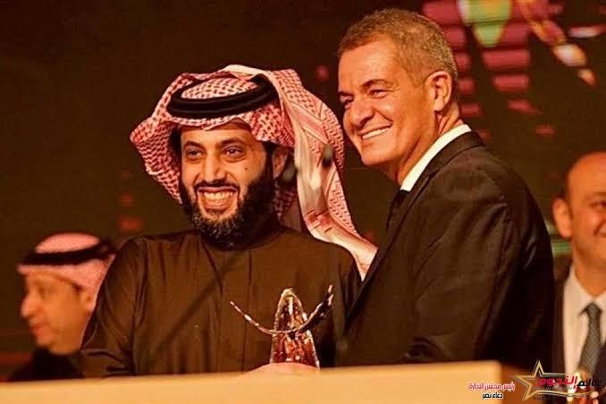 في عيد ميلاد الهضبة.. حمادة إسماعيل يوجه رسالة لترك الشيخ وعمرو دياب: عشرة العمر والسند
