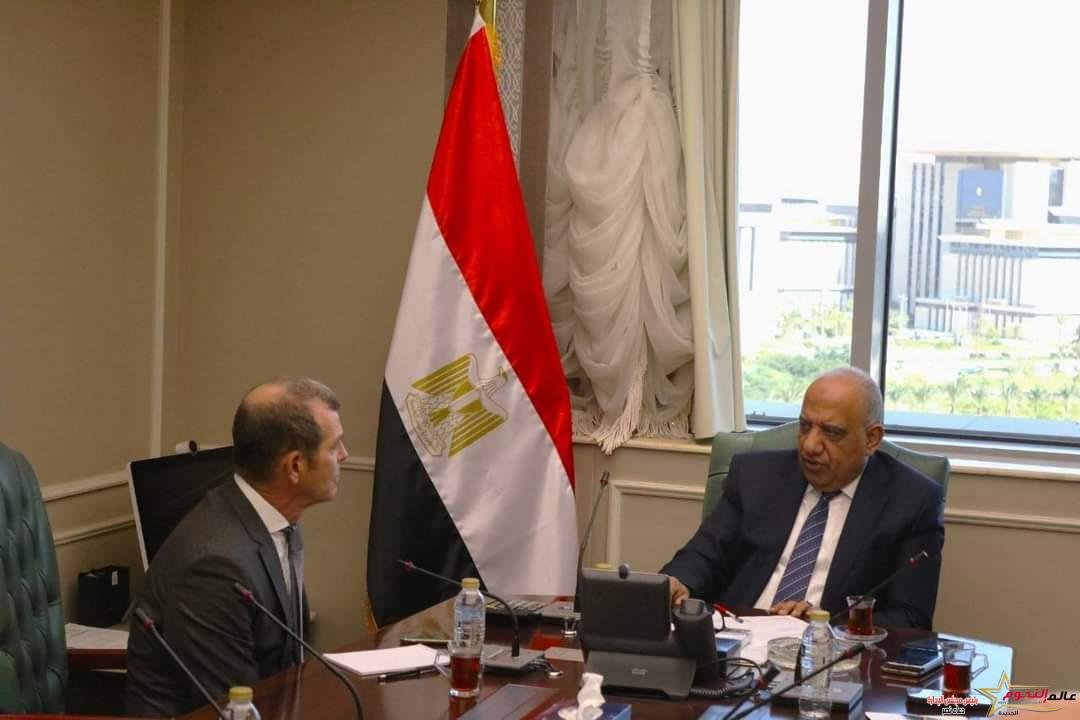 وزير الكهرباء يبحث مع الشركة العربية للهندسة جودة التشغيل وخفض استهلاك الوقود فى محطات التوليد