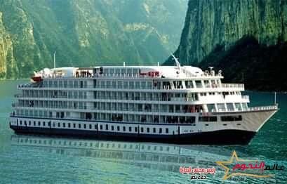 وزير السياحة والآثار يلتقي برئيس مجلس إدارة شركة Yagntze Cruises Company of Chongqing الصينية 2 وزير السياحة والآثار يلتقي برئيس مجلس إدارة شركة Yagntze Cruises Company of Chongqing الصينية