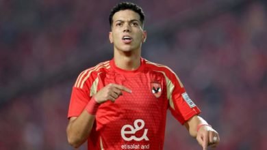 رسميا … الأهلي يعلن تغريم إمام عاشور لاعب وسط الفريق مليون جنيه "نظرا لما بدر منه"