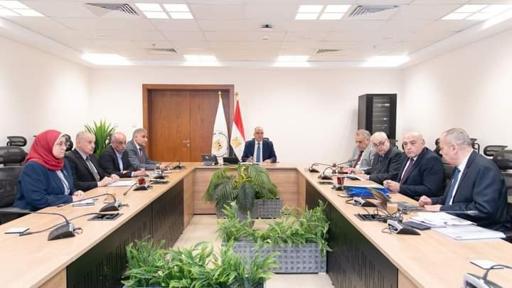 الدكتور سويلم يستعرض مع قيادات الوزارة انجازات وأعمال الوزارة خلال الفترة الماضية