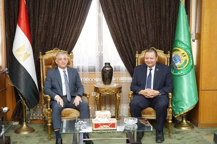 وفد هيئة الاعتماد والرقابة الصحية يزور المنشآت الصحية بمحافظة الإسماعيلية لتعزيز جودة الرعاية الصحية