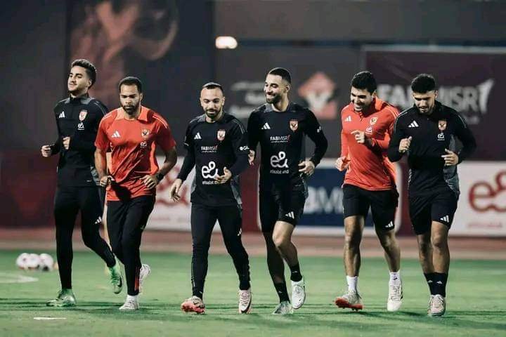 الأهلي يواصل تدريباته الجماعية في ملعب مختار التتش استعدادا لاستئناف الدوري المصري