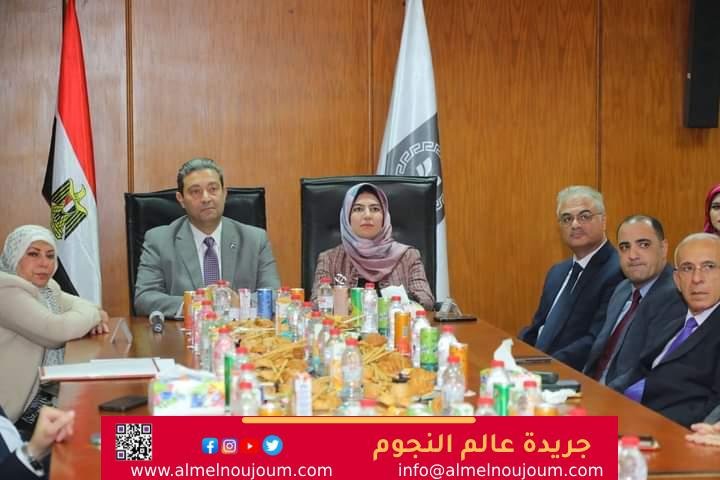 محافظ دمياط يرأس اجتماعًا مع المستثمرين بالمنطقة الحرة العامة و يتفقد مصانع موبكو لإنتاج الاسمدة وDNM للمنسوجات