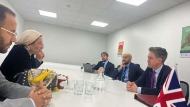 وزيرة البيئة تستكمل لقاءاتها الثنائية بعقد لقاء مع وزير الدولة البريطاني لأمن الطاقة وصافي الانبعاثات الصفرية