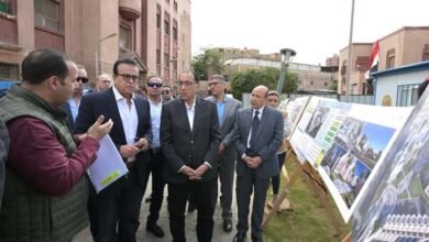 رئيس الوزراء يبدأ جولة تفقدية بعدد من المنشآت الصحية بمحافظتي الجيزة والقاهرة