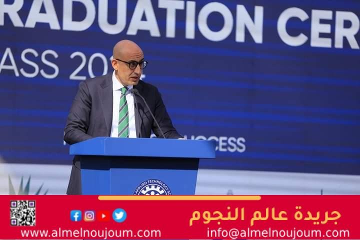 وزيري التربية والتعليم والبترول والثروة المعدنية ومحافظ بورسعيد يشهدون تخريج الدفعة الأولى من مدرسة "ظُهر للتكنولوجيا التطبيقية" 