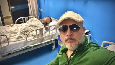 يخضع لإجراء عملية جراحية خلال ساعات .. تامر عبدالمنعم يطلب من متابعيه الدعاء لـ والده