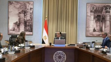 رئيس الوزراء يتابع موقف تنفيذ المشروعات والخدمات الجاري تنفيذها في محافظة الفيوم