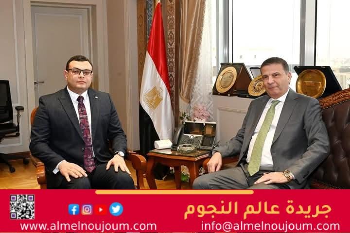 وزيرا الإسكان والزراعة يبحثان عدداً من الموضوعات المشتركة.. وسبل تعزيز التعاون بين الوزارتين 2 وزيرا الإسكان والزراعة يبحثان عدداً من الموضوعات المشتركة.. وسبل تعزيز التعاون بين الوزارتين