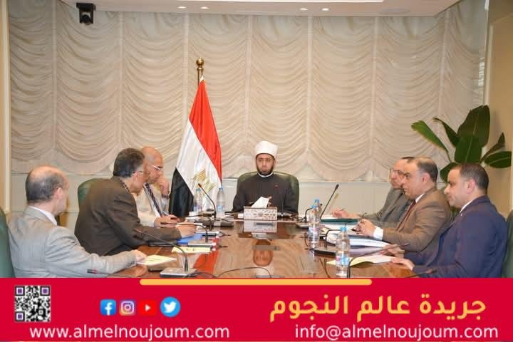 وزير الأوقاف يجتمع برئيس مجلس إدارة مستشفى الدعاة 2 وزير الأوقاف يجتمع برئيس مجلس إدارة مستشفى الدعاة