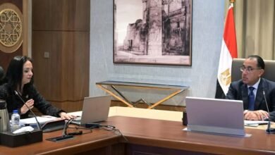 رئيس الوزراء يتابع مع وزيرة التضامن الاجتماعي عددا من ملفات العمل
