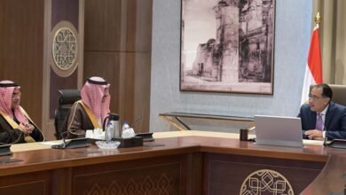 رئيس الوزراء يلتقي وزير الصناعة والثروة المعدنية السعودي والوفد المرافق له
