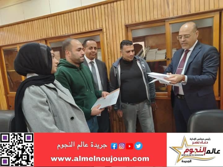 وزير العمل يُسلم عقود عمل جديدة لذوي همم بمحافظة القاهرة 1 وزير العمل يُسلم عقود عمل جديدة لذوي همم بمحافظة القاهرة