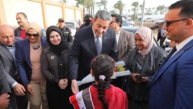 محافظ دمياط يتفقد القافلة الطبية وخدمات المبادرة الرئاسية "بداية جديدة لبناء الإنسان" بجمصة شرق
