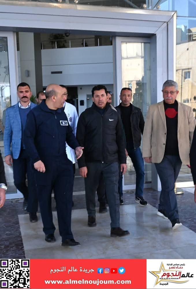 وزير الشباب والرياضة يصل المستشفي للاطمئنان علي الحالة الصحية للاعب إبراهيم شيكا