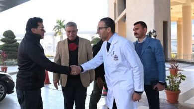 وزير الشباب والرياضة يصل المستشفي للاطمئنان علي الحالة الصحية للاعب إبراهيم شيكا