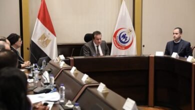 عبدالغفار يعقد اجتماعًا لوضع حلول عاجلة ومستدامة لزيادة القوى البشرية في تخصص طبيب الأسرة والرعاية