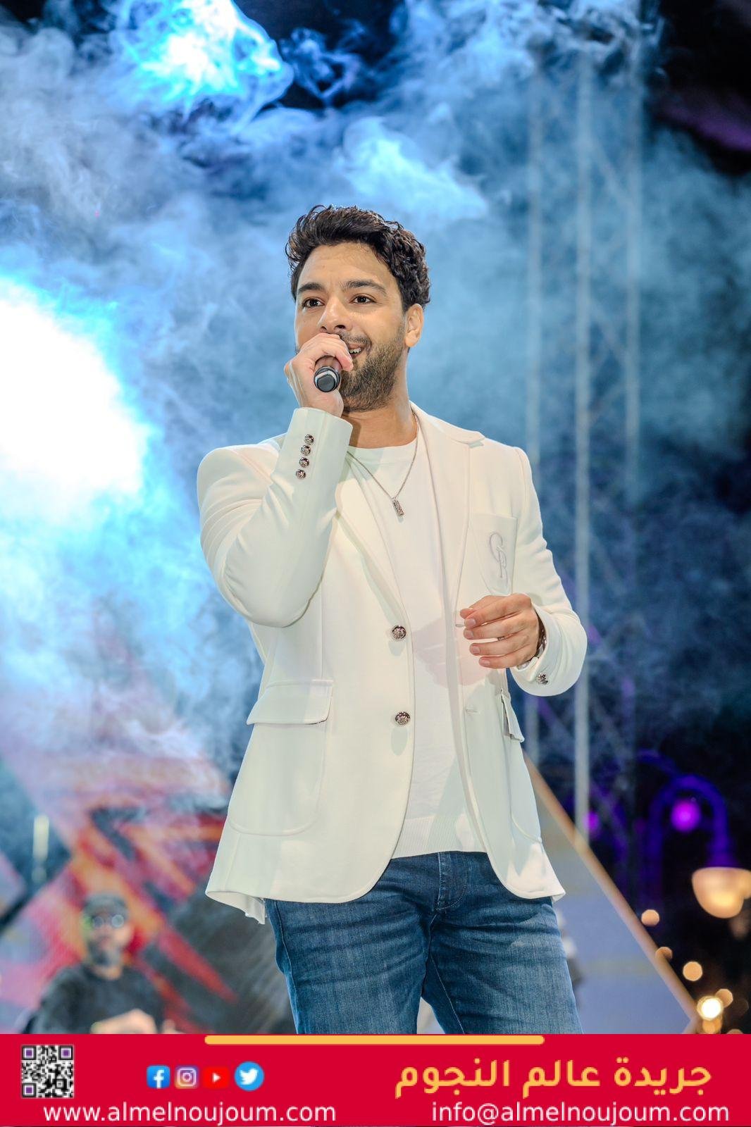 أحمد جمال يتألق بأجمل أغانيه في أولى حفلاته بموسم الرياض 