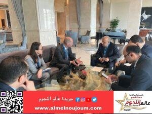 وزير الكهرباء يبحث مع وفد بنك إعاد الإعمار والتنمية الأوروبي سبل دعم وتعزيز التعاون المشترك