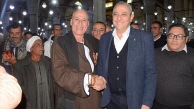 محافظ الغربية يؤدي صلاة الجمعة في مسجد السيد البدوي ويستمع لشكاوى المواطنين