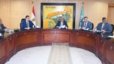محافظ الفيوم يتابع معدلات الأداء بملفات "تقنين أملاك الدولة" و"التصالح" و"حصر الأصول"
