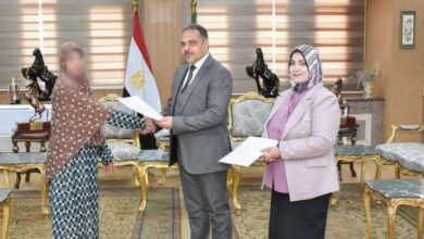 محافظ الشرقية يُسلم عقود وحدات سكنية للأسر الأولى بالرعاية بالمجاورة 52 بالعاشر من رمضان
