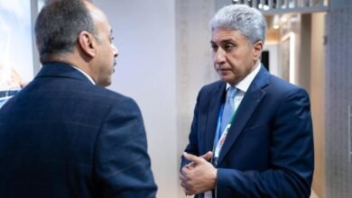 وزير السياحة يلتقي مجموعة من العارضين المصريين المُشاركين بالجناح المصري في المعرض السياحي الدولي