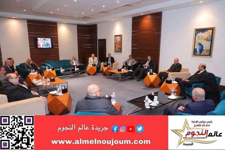 محافظ دمياط يلتقى مع رؤساء الغرف التجارية بعدد من المحافظات ورئيسة مجلس سيدات الأعمال بالاتحاد العام للغرف التجارية 2 محافظ دمياط يلتقى مع رؤساء الغرف التجارية بعدد من المحافظات ورئيسة مجلس سيدات الأعمال بالاتحاد العام للغرف التجارية