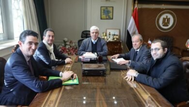 وزير التعليم العالي يبحث تعزيز التعاون مع السفير الفرنسي ورئيس الجامعة الفرنسية بمصر