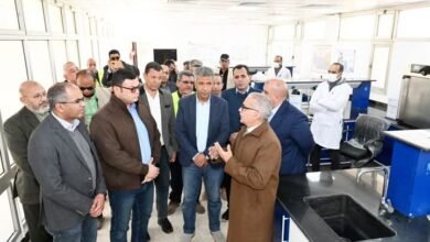 وزير الإسكان يتفقد محطة معالجة مياه الصرف الصحي بالجبل الأصفر