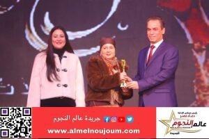 تكريم عائلة أم كلثوم في حفل الذكري الخمسين لكوكب الشرق بماسبيرو 