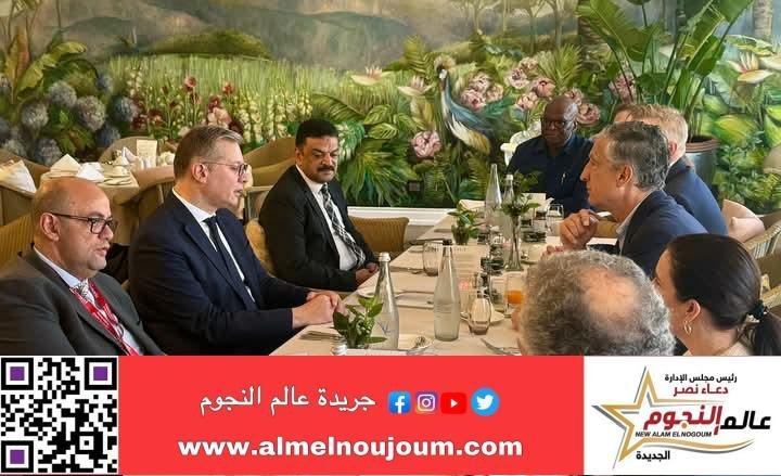 وزير البترول والثروة المعدنية يبحث مع أنجلو جولد اشانتي استثماراتها في منجم السكري 2 وزير البترول والثروة المعدنية يبحث مع أنجلو جولد اشانتي استثماراتها في منجم السكري