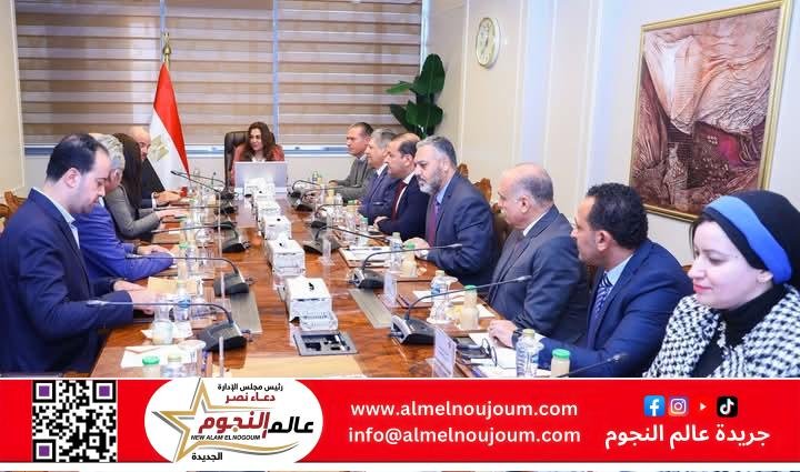 عوض تبحث مع رئيس شركة أسمنت أسيوط " سيمكس " مجالات التعاون المشترك بالمحافظات 2 عوض تبحث مع رئيس شركة أسمنت أسيوط " سيمكس " مجالات التعاون المشترك بالمحافظات