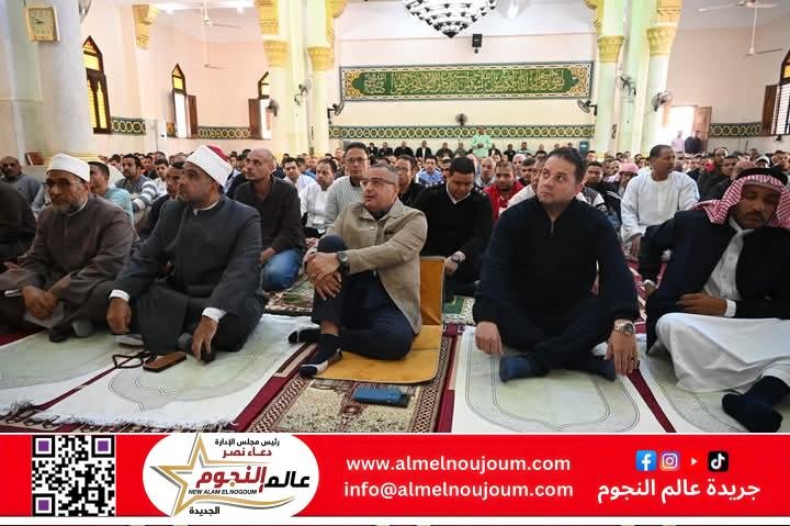 محافظ جنوب سيناء يؤدي صلاة الجمعة بمسجد السلام بمدينة طابا 2 محافظ جنوب سيناء يؤدي صلاة الجمعة بمسجد السلام بمدينة طابا