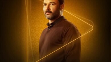 محمد العمروسي يشارك جمهوره ببوستر عمله الجديد "انتظروني"