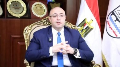 محافظ بني سويف يناقش تقارير المتابعات الميدانية لمنظومة وسير العمل بالوحدات الصحية ومجالس القرى 