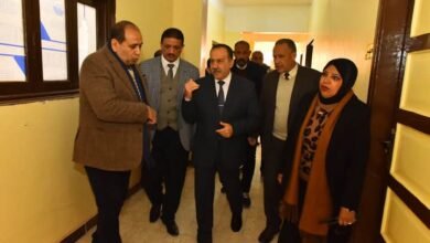 محافظ أسيوط يتفقد مجمع مدارس قرية كوم أبو شيل بمركز أبنوب للإطمئنان على مدى انتظام العملية التعليمية