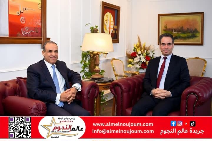 وزير الخارجية والهجرة يلتقي مع رئيس المجلس الأعلى لتنظيم الإعلام ورئيس الهيئة الوطنية للإعلام
