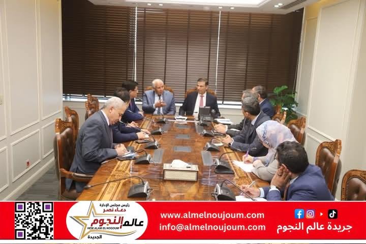 وزير الزراعة ومحافظ الوادي الجديد يبحثان مع وفد رجال الأعمال الصينين تعزيز الاستثمار الزراعي في مصر 2 وزير الزراعة ومحافظ الوادي الجديد يبحثان مع وفد رجال الأعمال الصينين تعزيز الاستثمار الزراعي في مصر